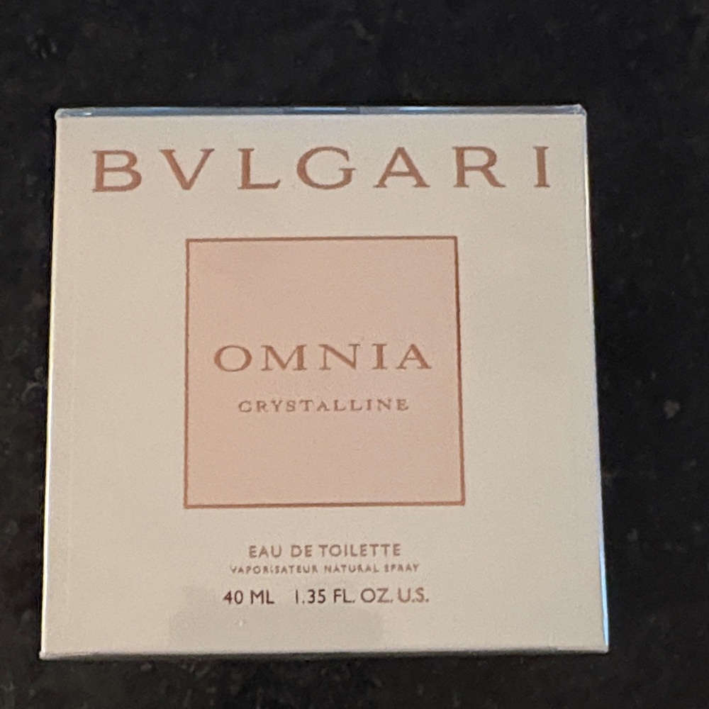 Bulgari Omnia Crystalline Eau de Toilette - Elegant White and Gold